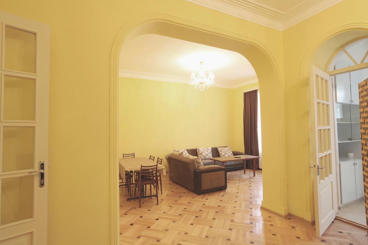 Apartment At Stalin House Tbilissi Extérieur photo